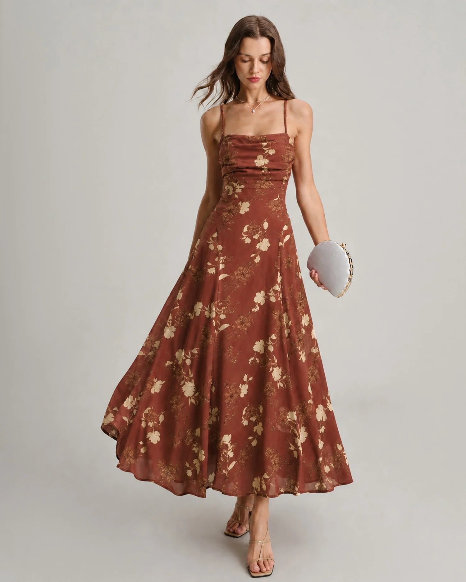 Vestido largo tipo slip con estampado jacquard y espalda cruzada
